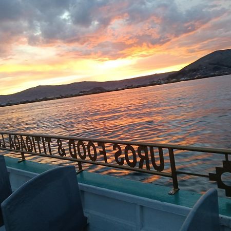 Urosfood & Titiqaqa Lodge Kültér fotó