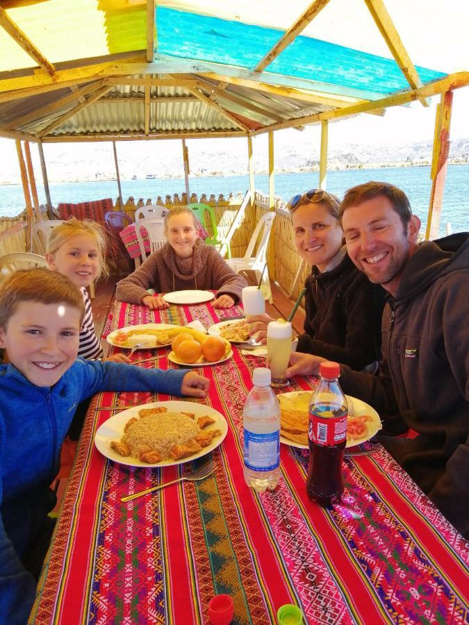 Urosfood & Titiqaqa Lodge Kültér fotó