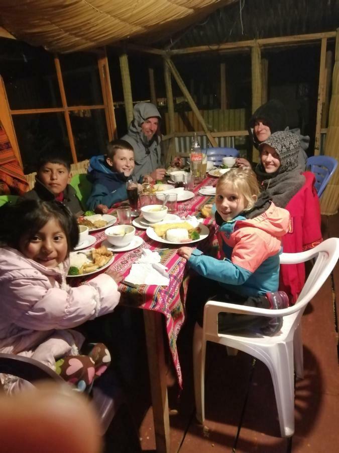 Urosfood & Titiqaqa Lodge Kültér fotó