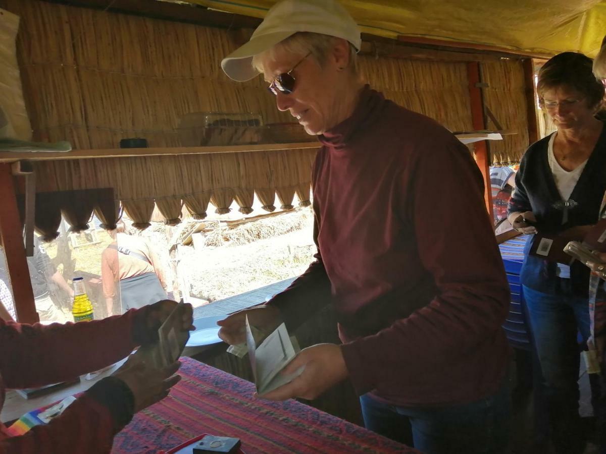 Urosfood & Titiqaqa Lodge Kültér fotó